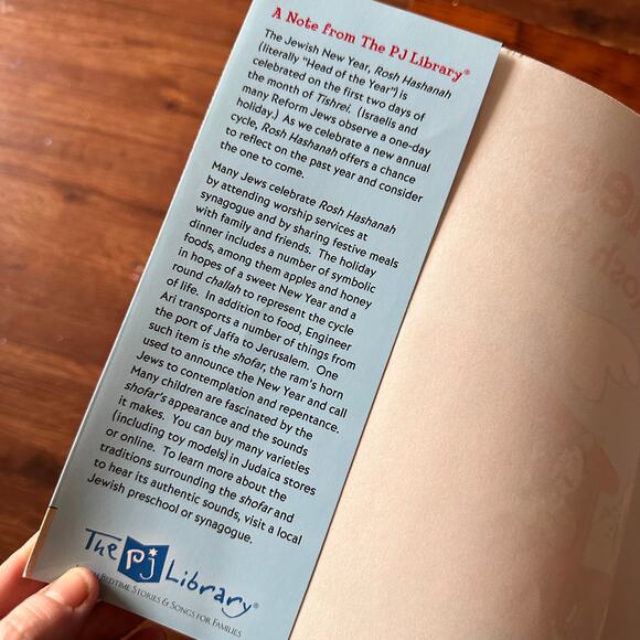 The Pj Library Engineer Ari & The Rosh Hashanah Ride Jewish Paperback Book - Picture 2 of 9